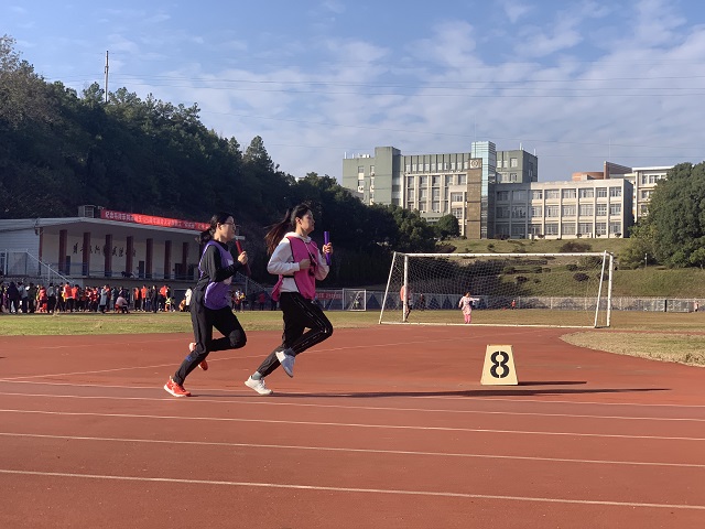 3领跑.jpg
